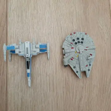 밀레니엄 팔콘과 X 윙 미니카 세트