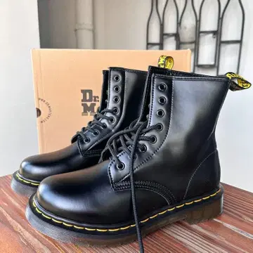 새상품 Dr. Martens 닥터마틴 1460 8홀 부츠 24.5cm