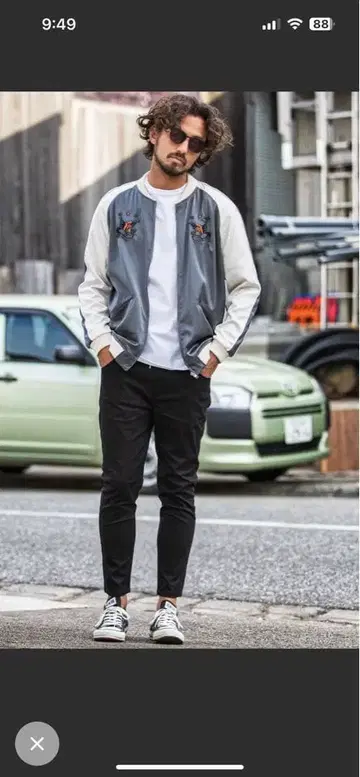 자수 들어간 그레이/화이트 스카잔 S