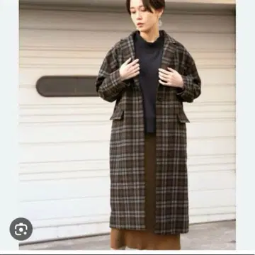 LOWRYSFARM 체크 무늬 롱 코트 (브라운 계열)