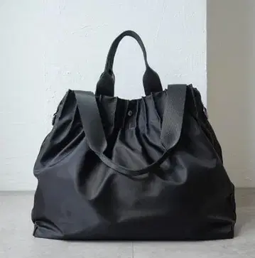 CURIBISCUI 턱 플리츠 2 핸들 토트백 블랙 숄더 포함