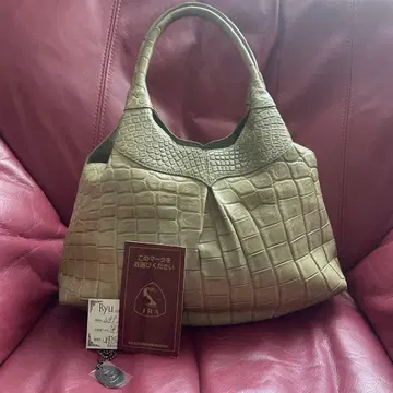 새상품급 RYU 류 크로커다일 핸드백 그린 계열
