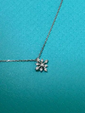 18K 다이아몬드 목걸이 [ 눈꽃송이 같은 디자인 ]