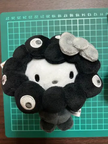 미야쿠미야쿠 블랙 봉제 인형 헬로키티 카라비너 산리오