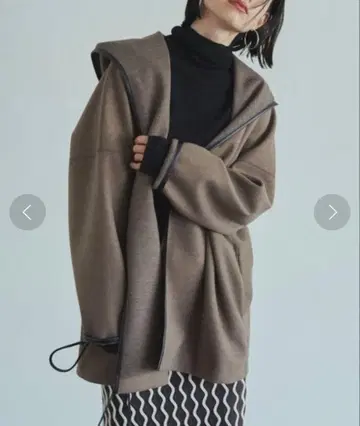 라운지 드레스 숏컷 코트 브라운