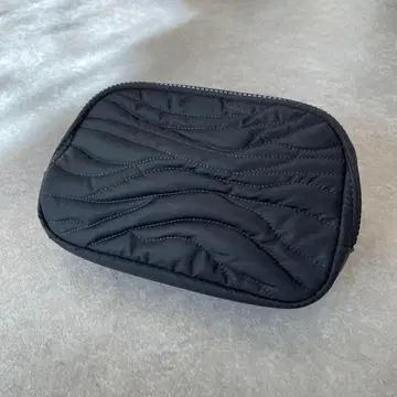 미사용 새상품 [레어] lululemon 퀼팅 크로스 바디백 블랙