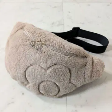 MARY QUANT 마리콴트 퍼 데이지 라인 바디백 베이지