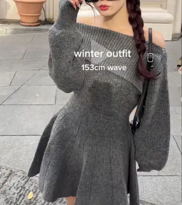 NICE CLAUP 오프숄더 그레이 니트 스웨터