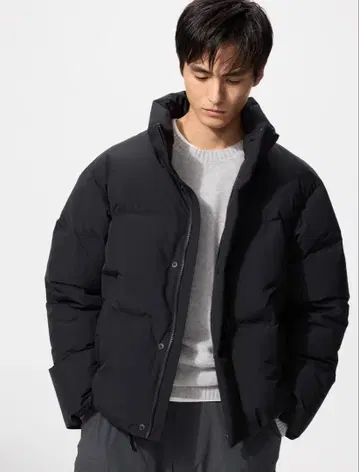 유니클로 심리스 다운 자켓