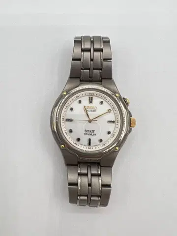 세이코 SPIRIT TITANIUM 패널 라이트