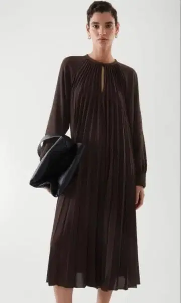 새상품급 COS A라인 플리츠 원피스 브라운