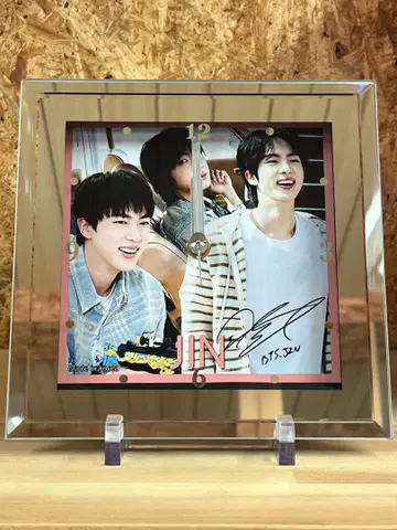 JIN 시계 정사각형
