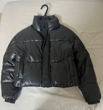 새상품급 블랙 숏 다운 자켓