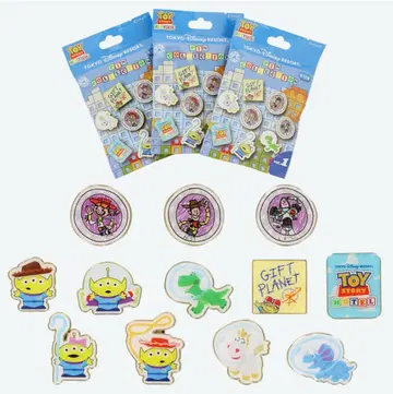 새상품 토이 스토리 호텔 핀 배지 2개 세트 랜덤