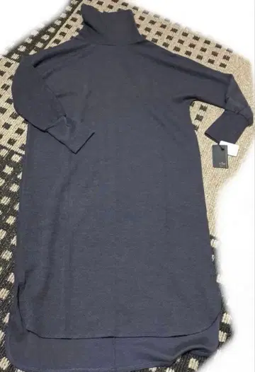 스콧 클럽 시리즈 다크 블루 터틀넥 니트 원피스