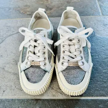 지미추 스니커즈