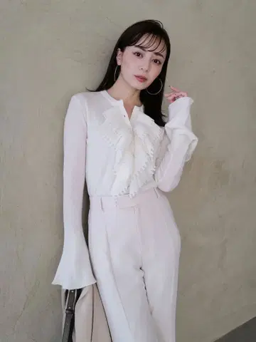 [ anuans ] 캐스케이드 프릴 니트탑