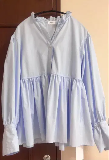 아파트바이 루미네 한정판 프릴 블라우스