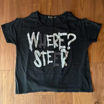 오픈 숄더 T셔츠