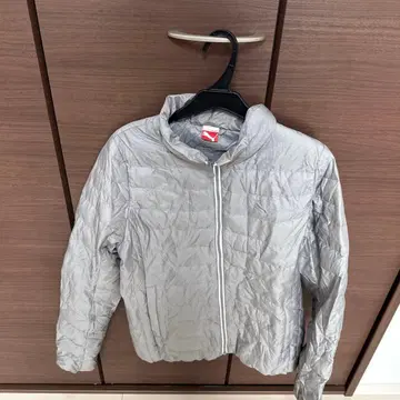 그레이 경량 다운 자켓