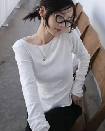 [택 포함 새상품] Bibiy. RAVENNA TOP 화이트 비비 속기모