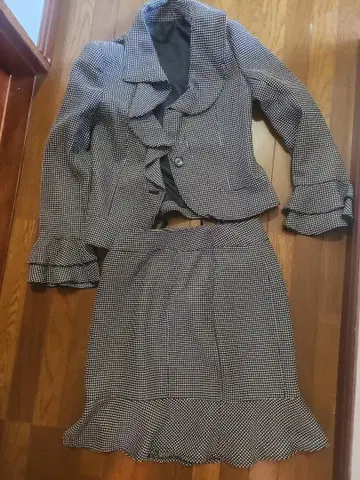 체크 무늬 자켓과 스커트 세트 M 사이즈