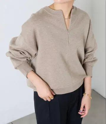 [ 완판템 ] 지퍼 맨투맨 니트 베이지