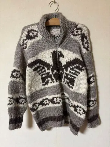 엠블럼 디자인 니트 스웨터 COWICHAN INDIAN 카우친