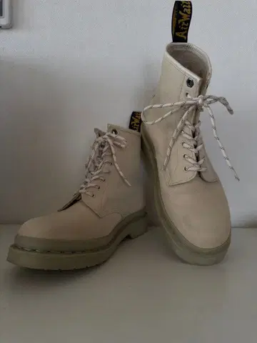 닥터 마틴 1460 8홀 부츠 26.5cm