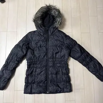 블랙 다운 자켓 후드 부착