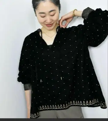 TORRAZZO DONNA 벨로아 자수 블라우스