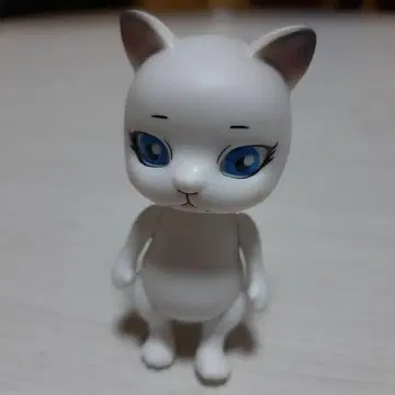 가챠가챠 캡슐 인형 고양이 화이트