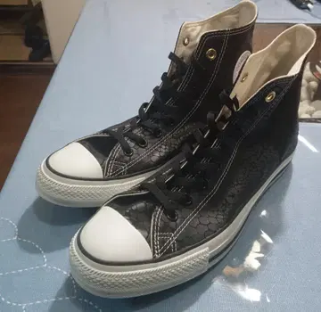 하이컷 블랙 스니커즈