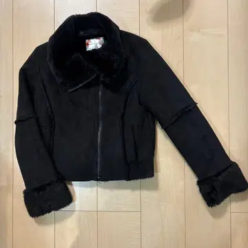 새상품급 SPIRALGIRL 페이크 무스탕 코트 S 사이즈