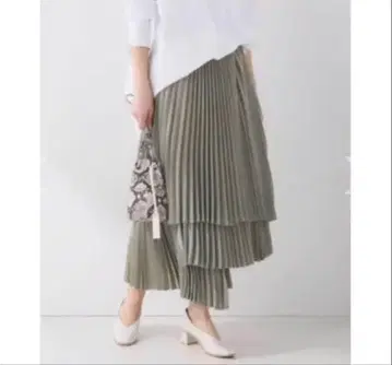 THREE LAYER PLEAT SKIRT