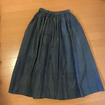 UNITED ARROWS 유나이티드 애로우즈 타프타 롱 스커트