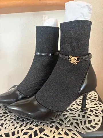 란다 미사용 새상품 골드 부품 니트 도킹 부츠 L size