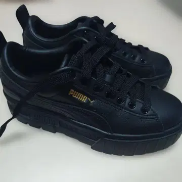 PUMA 블랙스 스니커즈 통굽