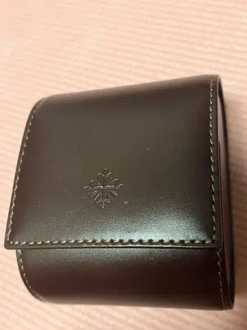 파텍 필립 시계 케이스 단추식