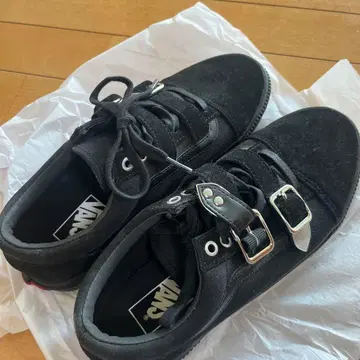 VANS 버클 블랙 스니커즈