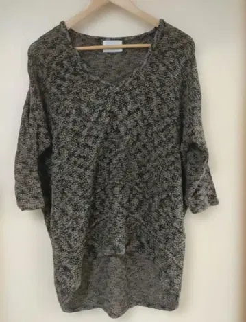 Mansart V넥 7부 소매 니트