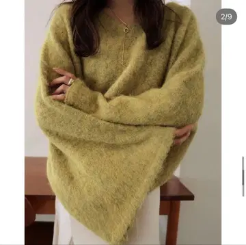 모헤어풍 플레어 슬리브 스웨터