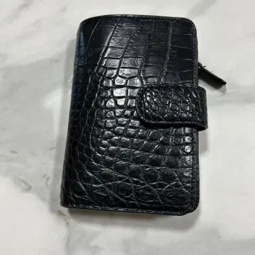 블랙 가죽 이단 접이식 지갑 크로커다일 패턴