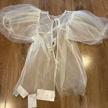 MAISON SPECIAL 시스루 상의 화이트