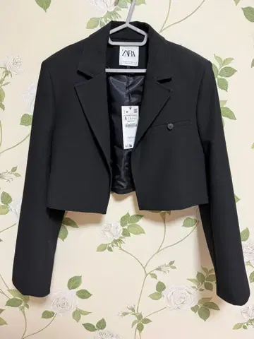 ZARA 블랙 숏 테일러드 자켓 S