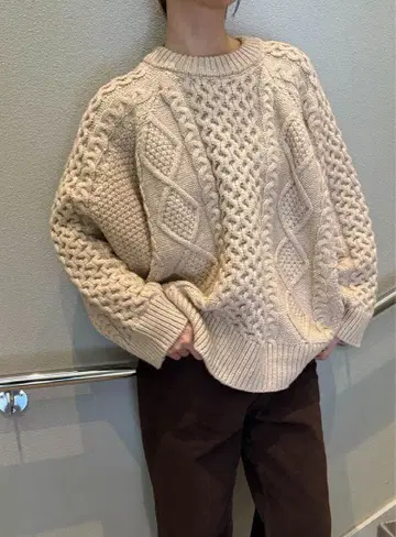 빈티지 스타일 케이블 니트