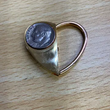 하트 모양 키링 코인 포함