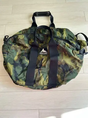 그레고리 Gregory 백 카모 패턴