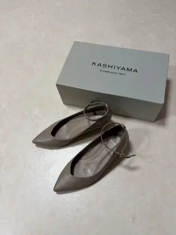 KASHIYAMA 베이지 스틸레토 펌프스