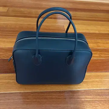 스타일리스트 사토 카나코 x 메종 카나우